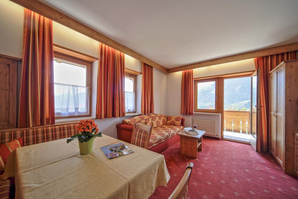 Residence Krone Schenna Pokój zdjęcie