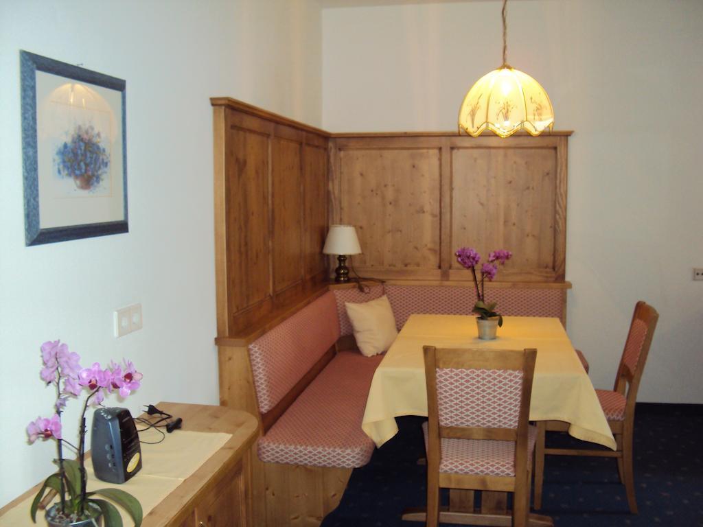 Residence Krone Schenna Pokój zdjęcie